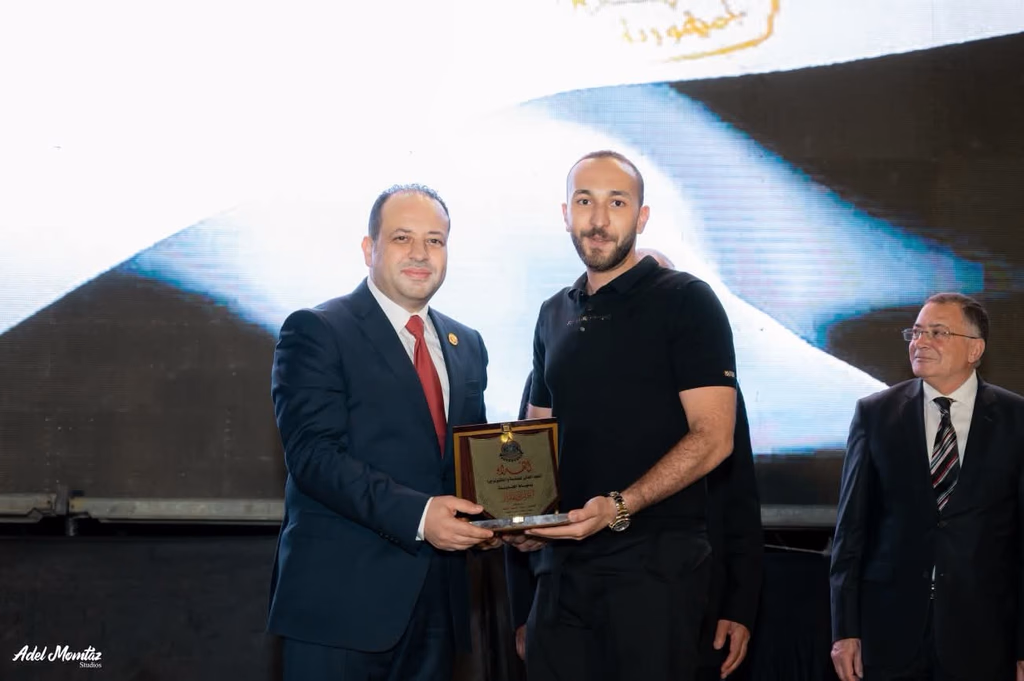 الأستاذ محمد عبدالمنعم سالم  